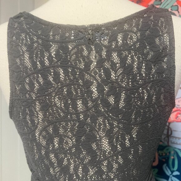 ETAM gray lace top, size medium - Picture 8 of 8